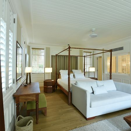 Heritage Le Telfair Golf & Wellness Resort Bel Ombre Exterior photo A room at the hotel